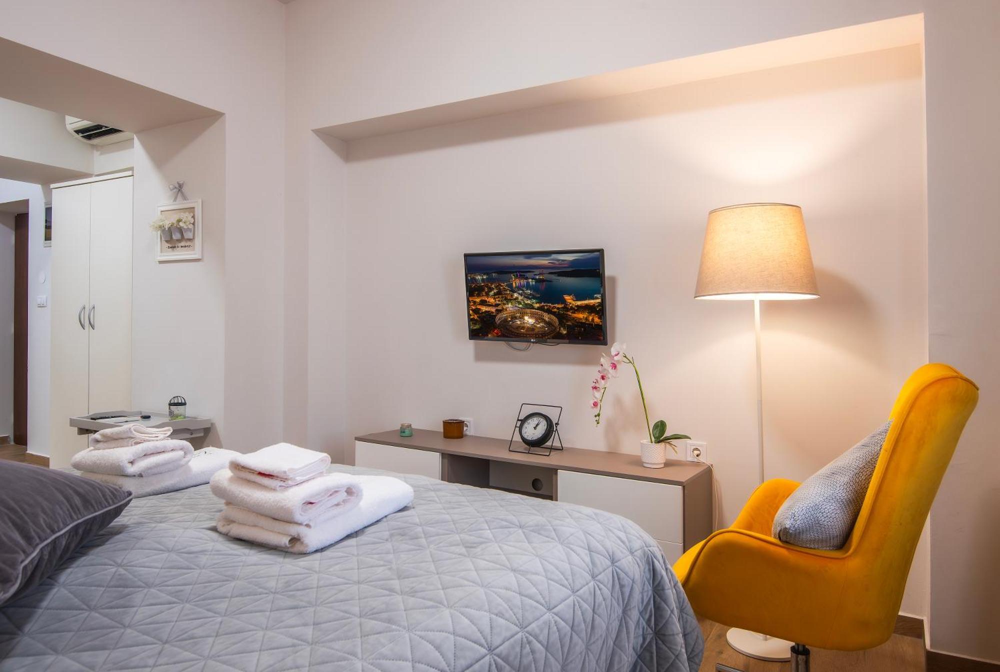 D&A City Center Apartments With Free Parking Pula Exterior photo
