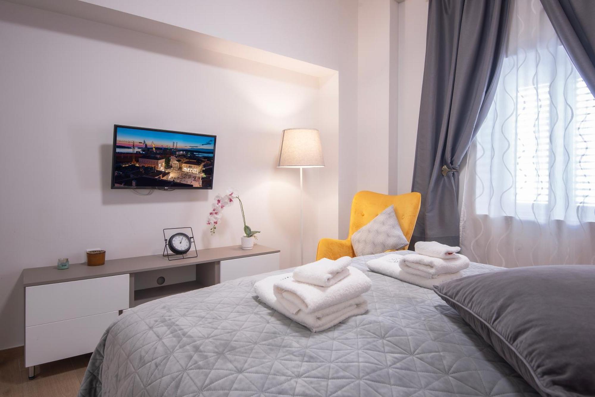 D&A City Center Apartments With Free Parking Pula Exterior photo